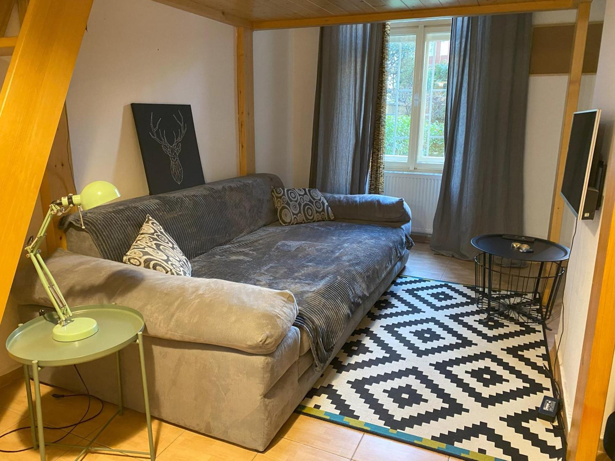 Cozy Garden Apartment In The Heart Of ปราก ภายนอก รูปภาพ