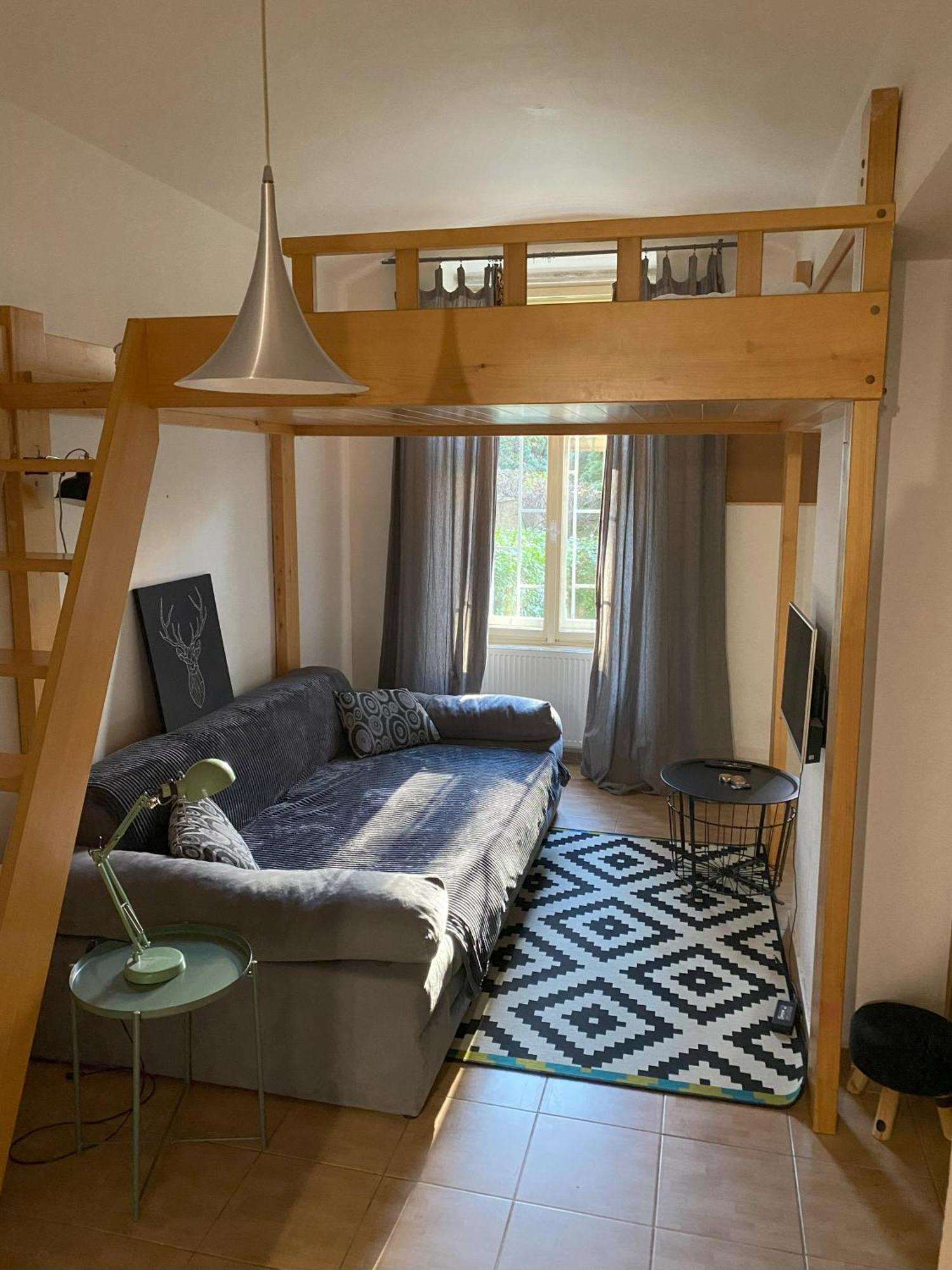 Cozy Garden Apartment In The Heart Of ปราก ภายนอก รูปภาพ
